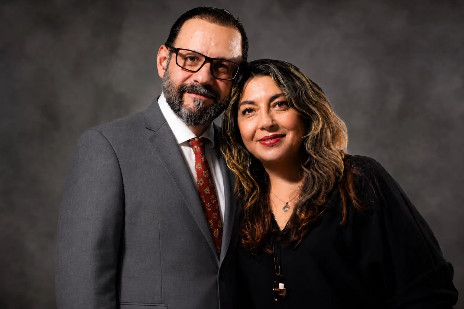 Francisco José y Sara Carlota, pastores de Iglesia Hechos 2